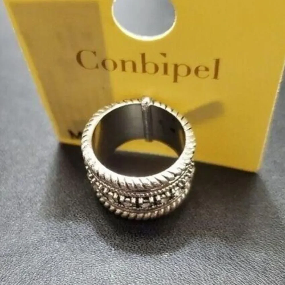 Silver tone stacked looking ring Size 8.5